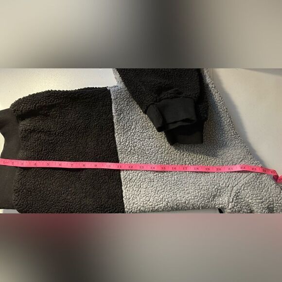 SHEIN Two-Tone Pullover Hoodie Soft Fleece Drop Shoulder Style Black/Gray W US L - Picture 6 of 6